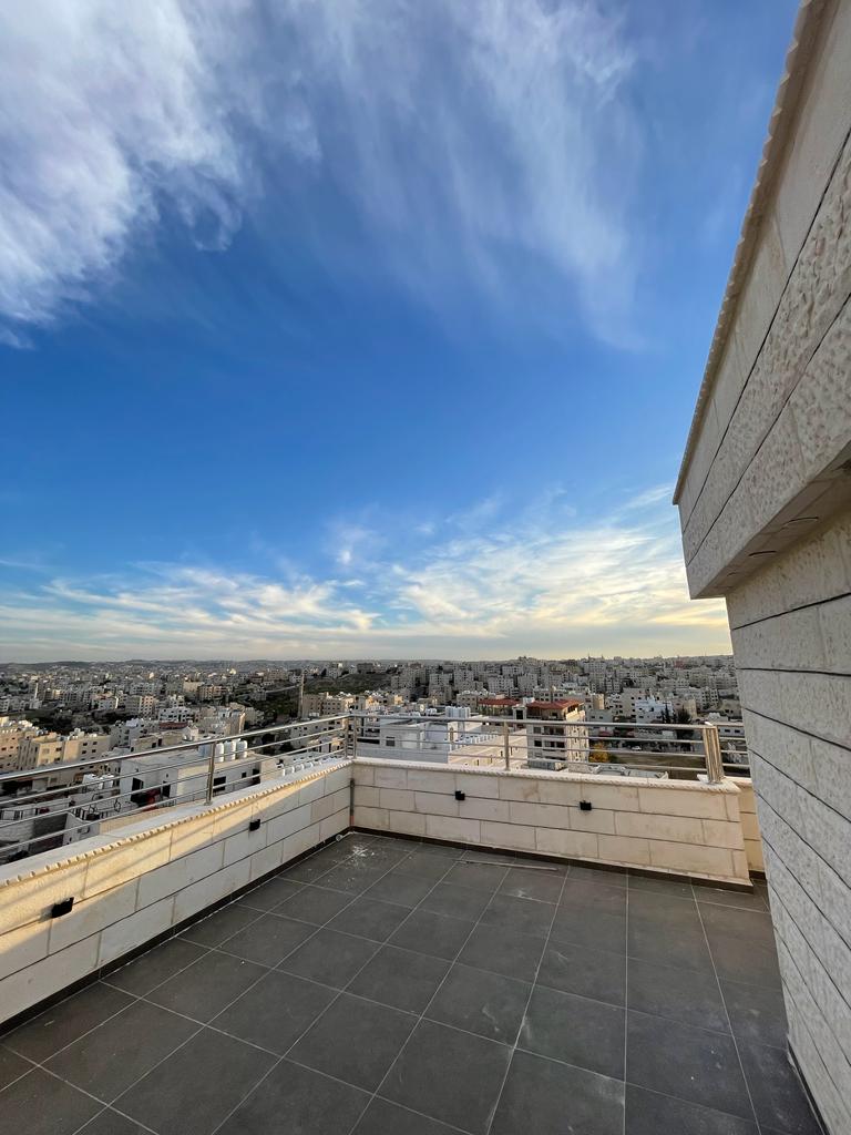 شقه مع روف من اجمل الإطلالات الدائمه طبربور ضاحيه الصفا