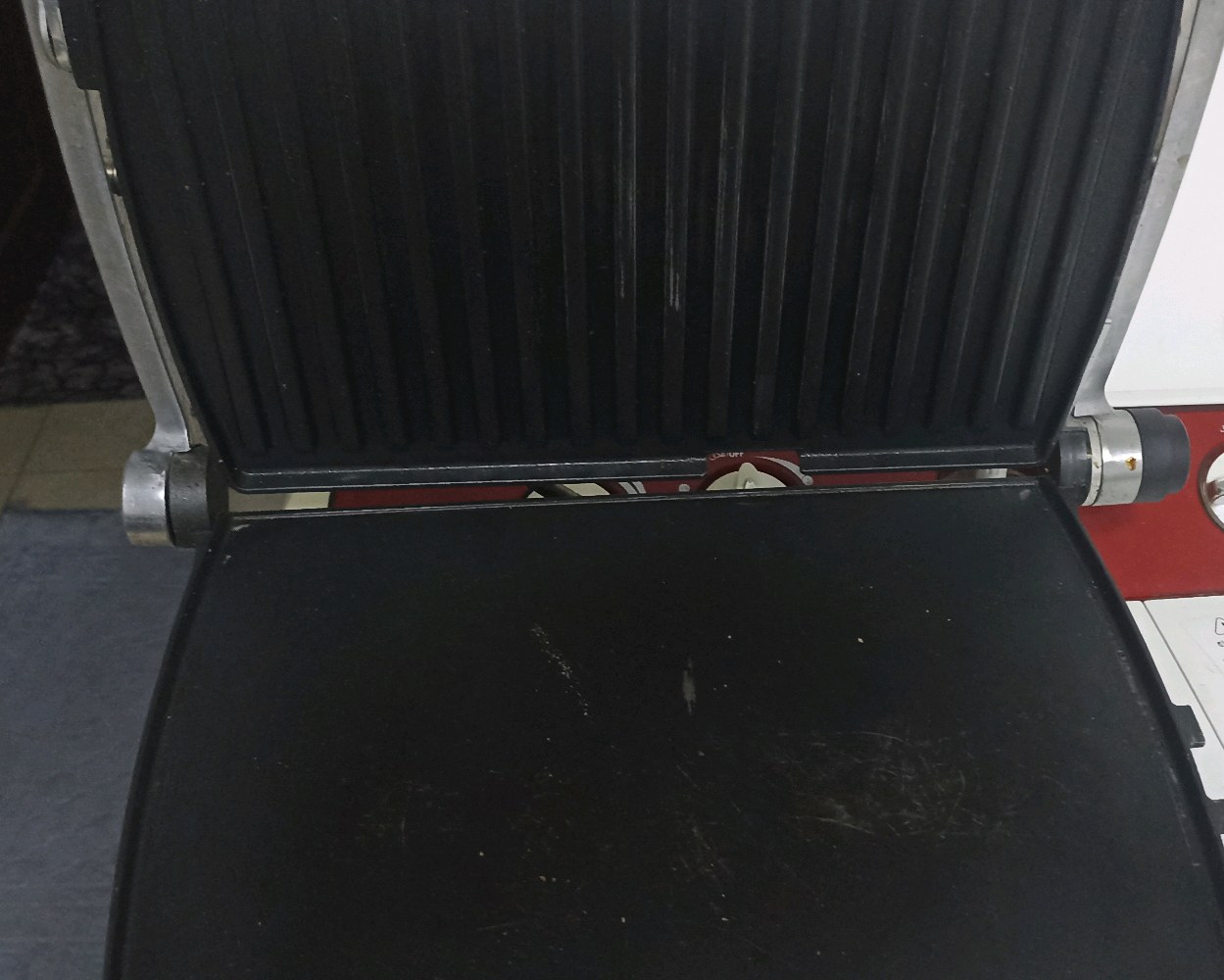 جريل كهربائي حجم كبير