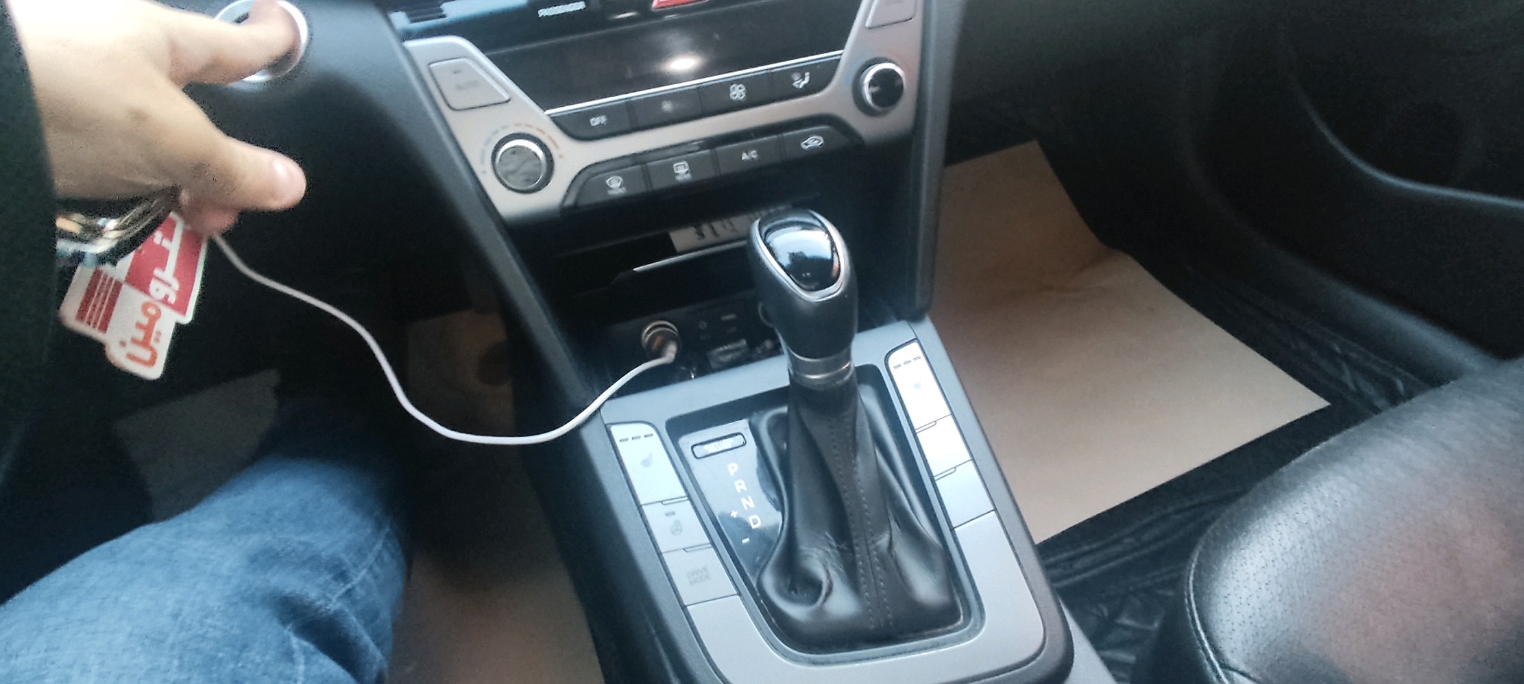 هونداي افانتي 2017 مع فتحه