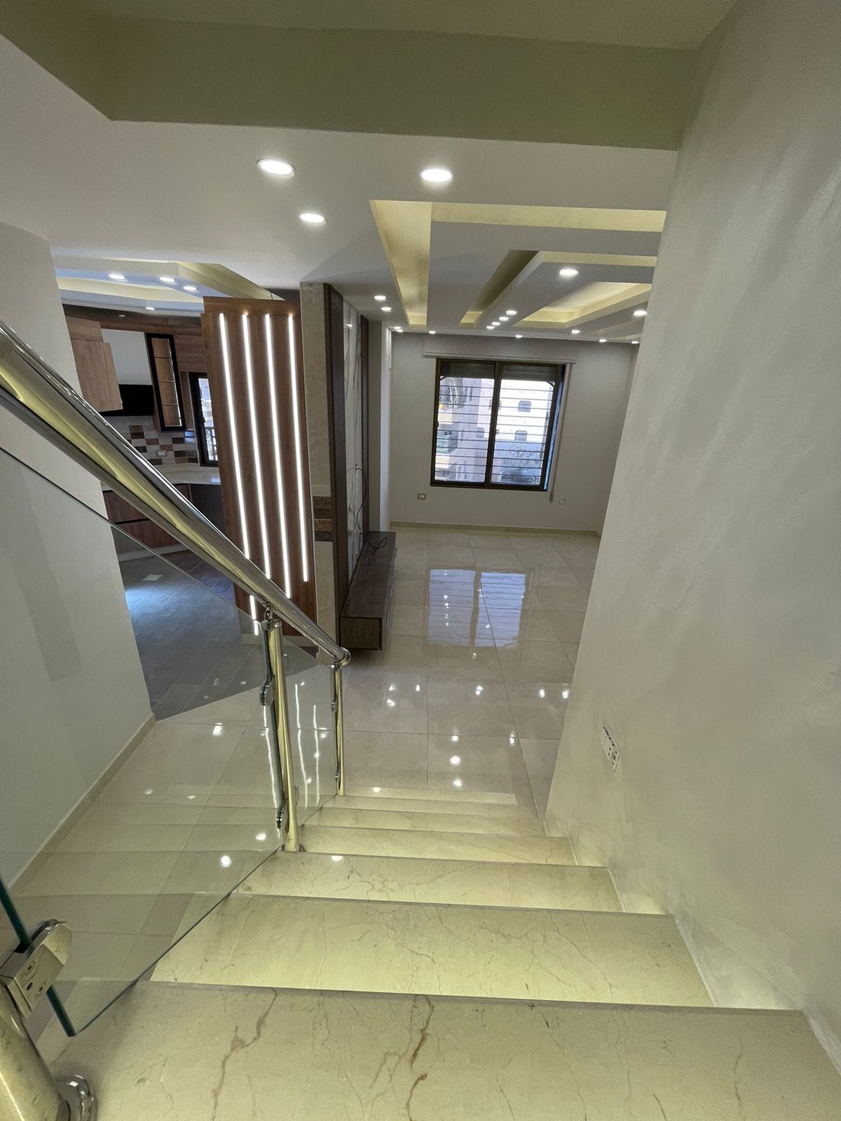 شقه مع روف من اجمل الإطلالات الدائمه طبربور ضاحيه الصفا