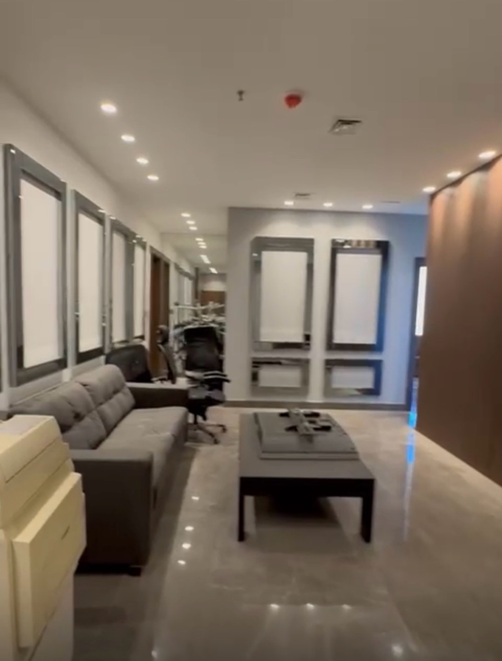 مكتب طابقي في اميز ابراج عمان الغربية