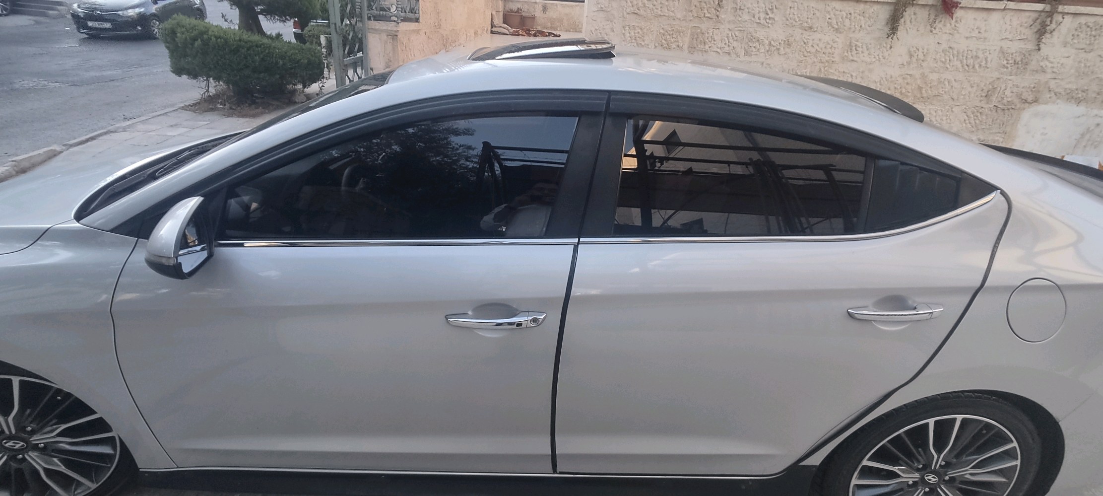 هونداي افانتي 2017 مع فتحه