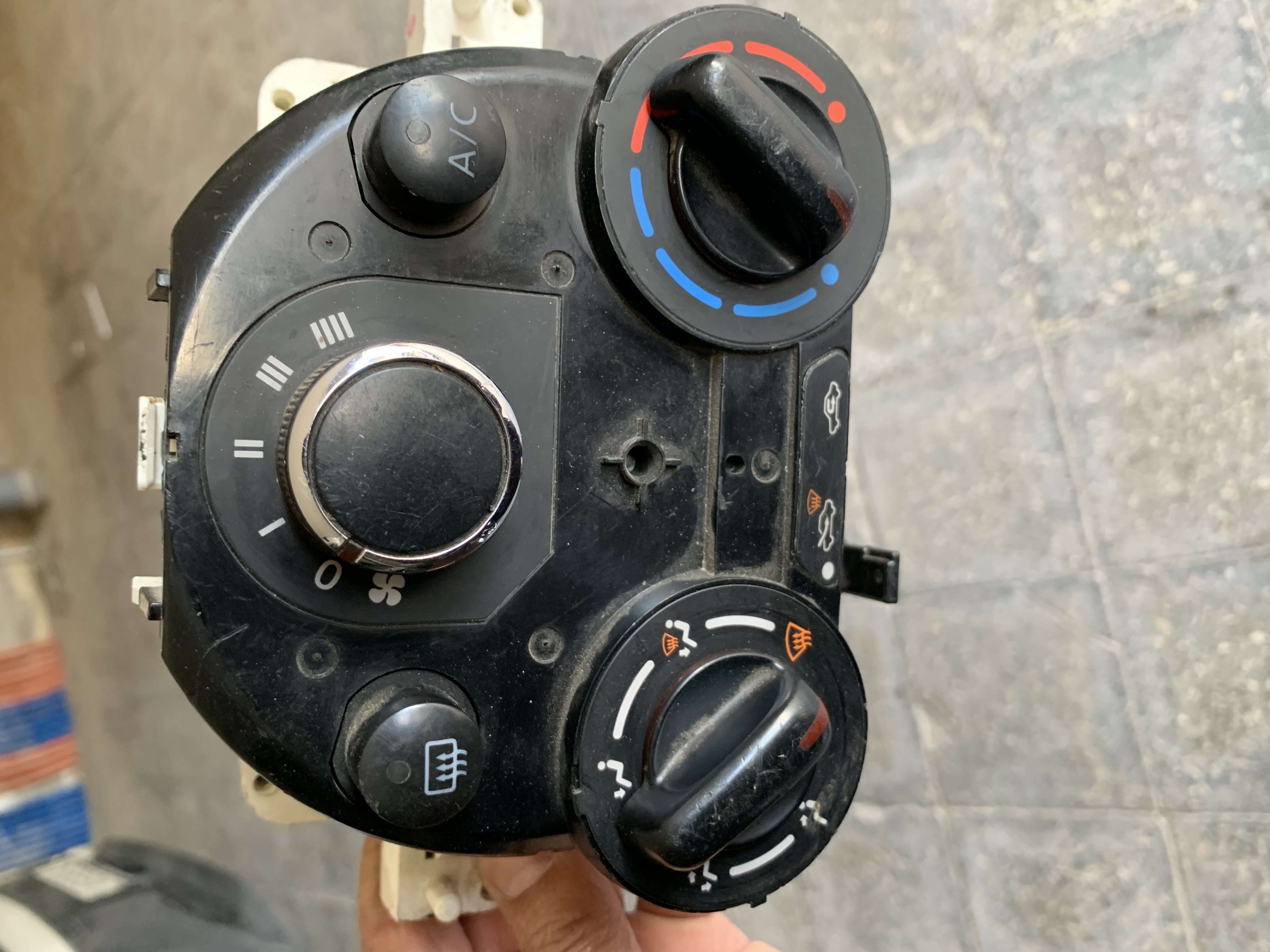 نيسان ميكرا ٢٠١٢ اوتوماتيك ماتور جديد ١٦٠٠ الفحص مرفق