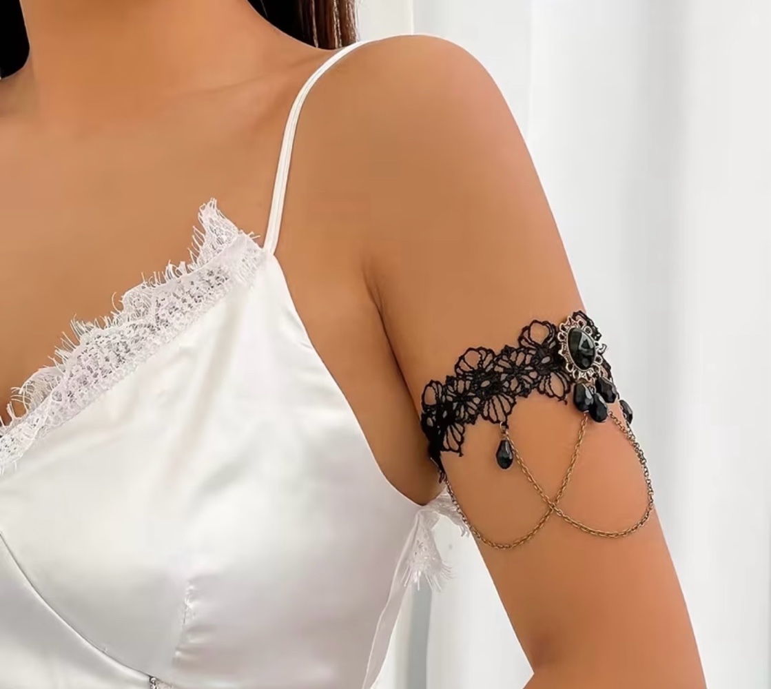 Gothic dark lace arm chain