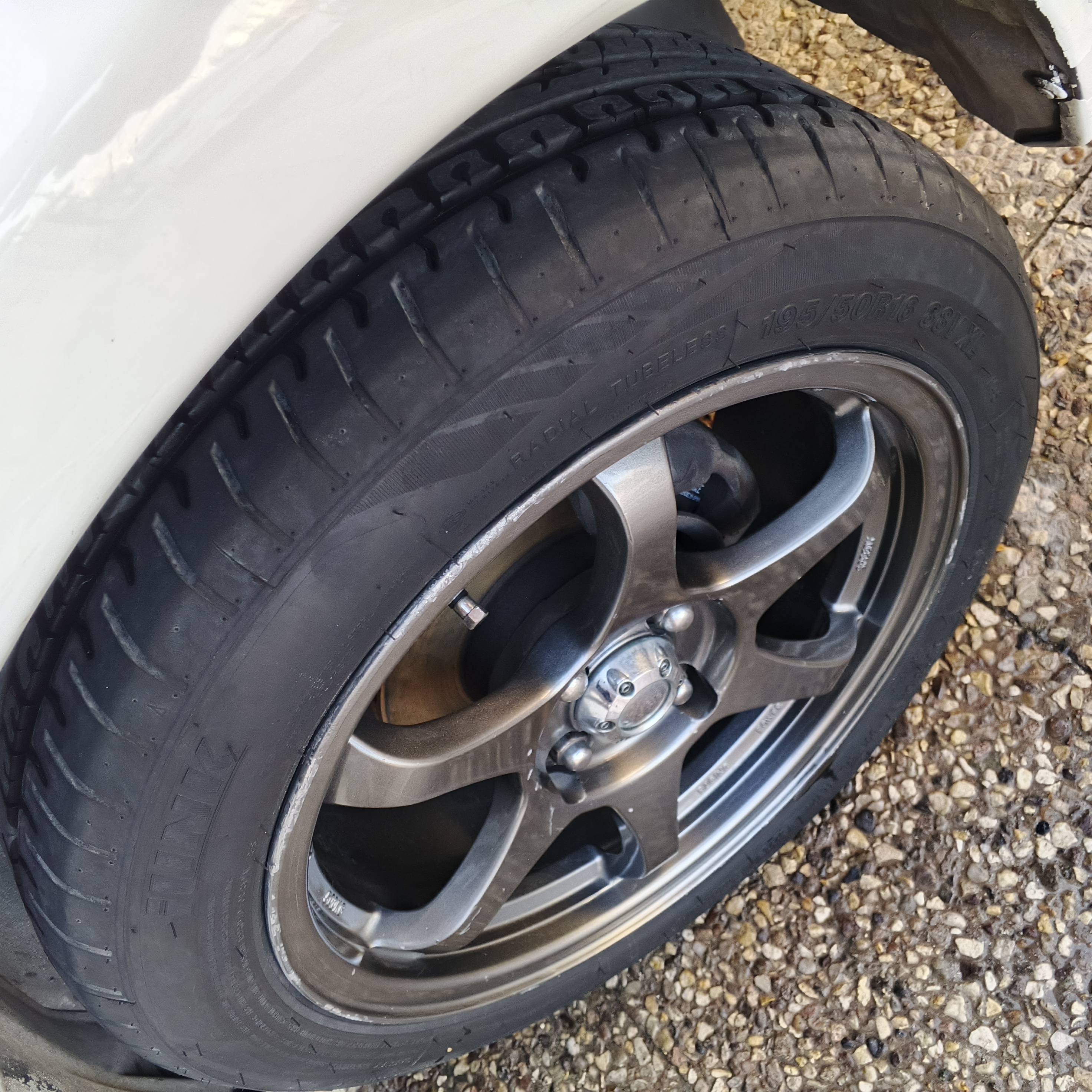 ميتسوبيشي لانسر 1998