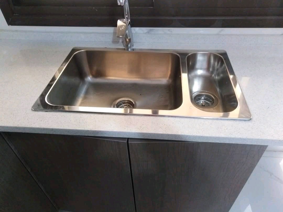 جرانيت صناعي مع مجلى فاضي من ايكيا