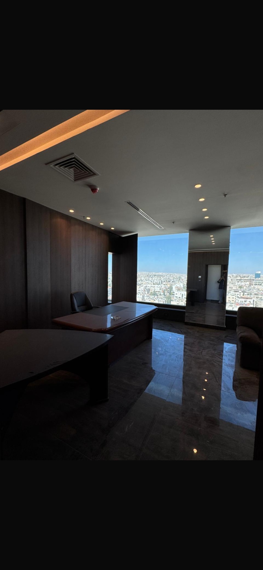 مكتب طابقي في اميز ابراج عمان الغربية