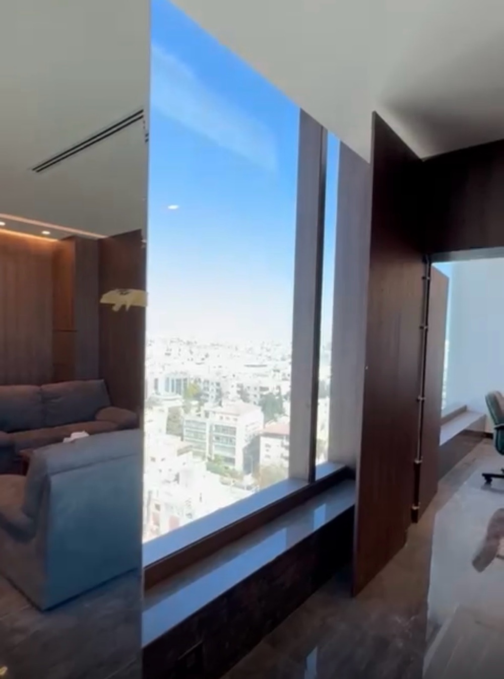 مكتب طابقي في اميز ابراج عمان الغربية