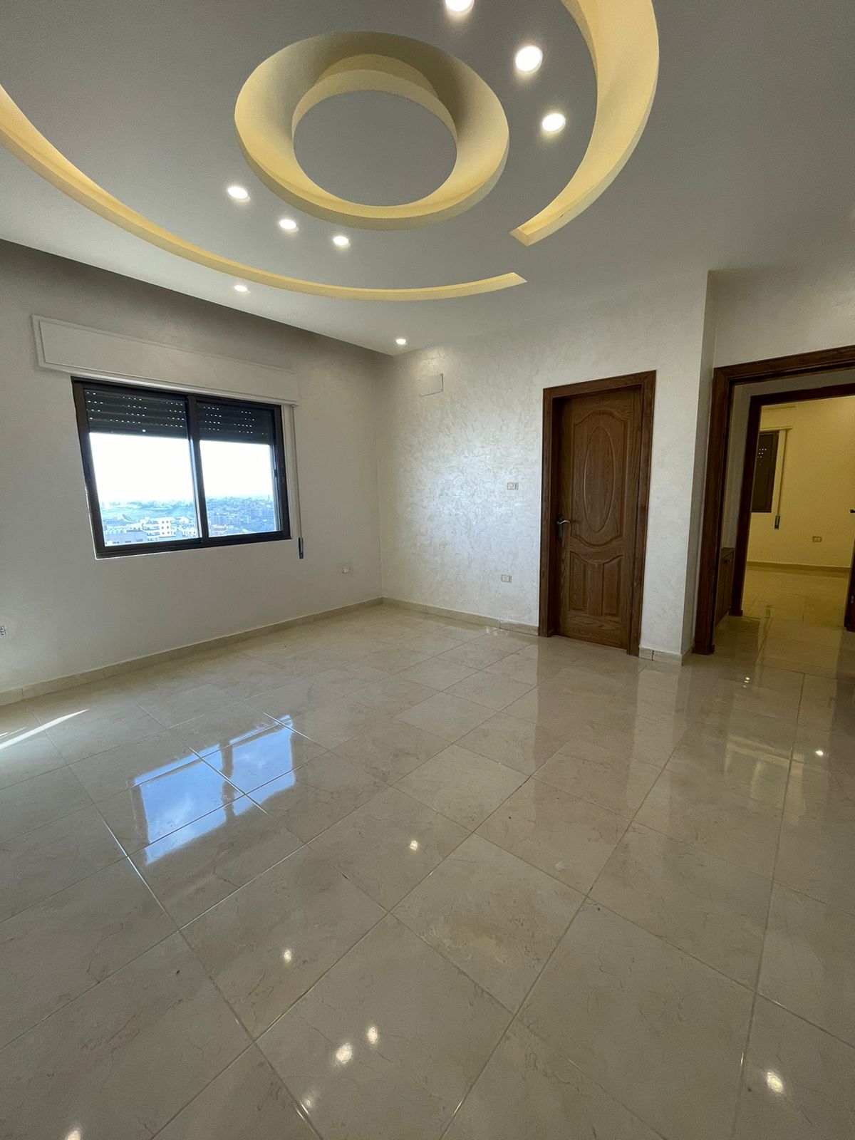 شقه مع روف من اجمل الإطلالات الدائمه طبربور ضاحيه الصفا