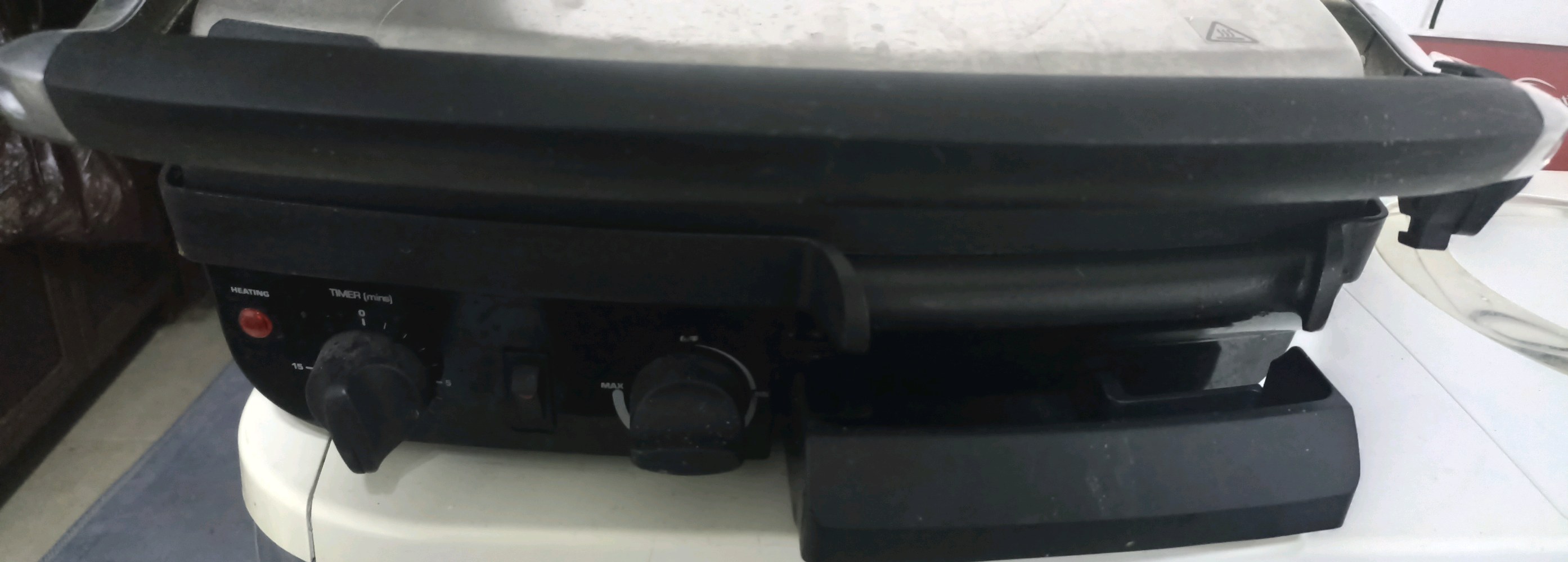 جريل كهربائي حجم كبير