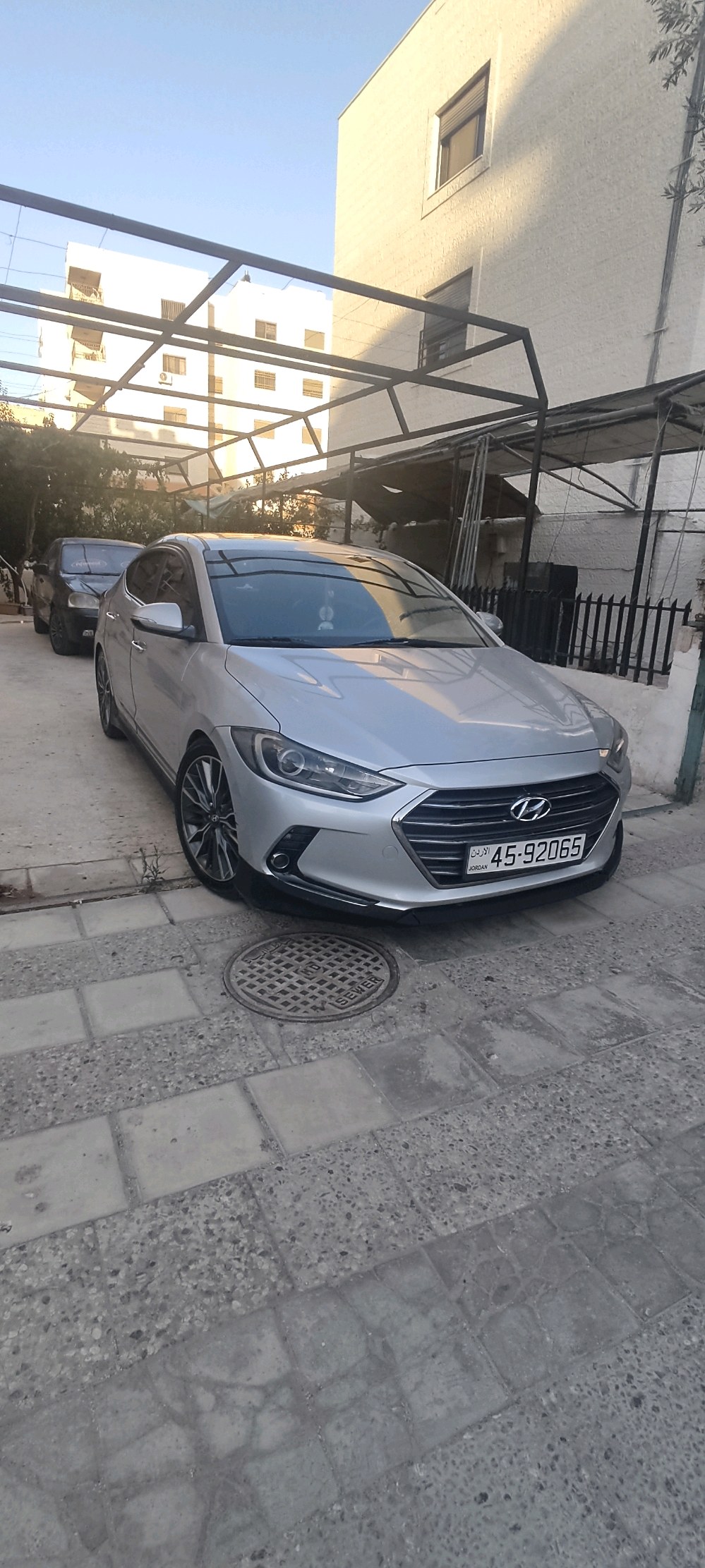 هونداي افانتي 2017 مع فتحه