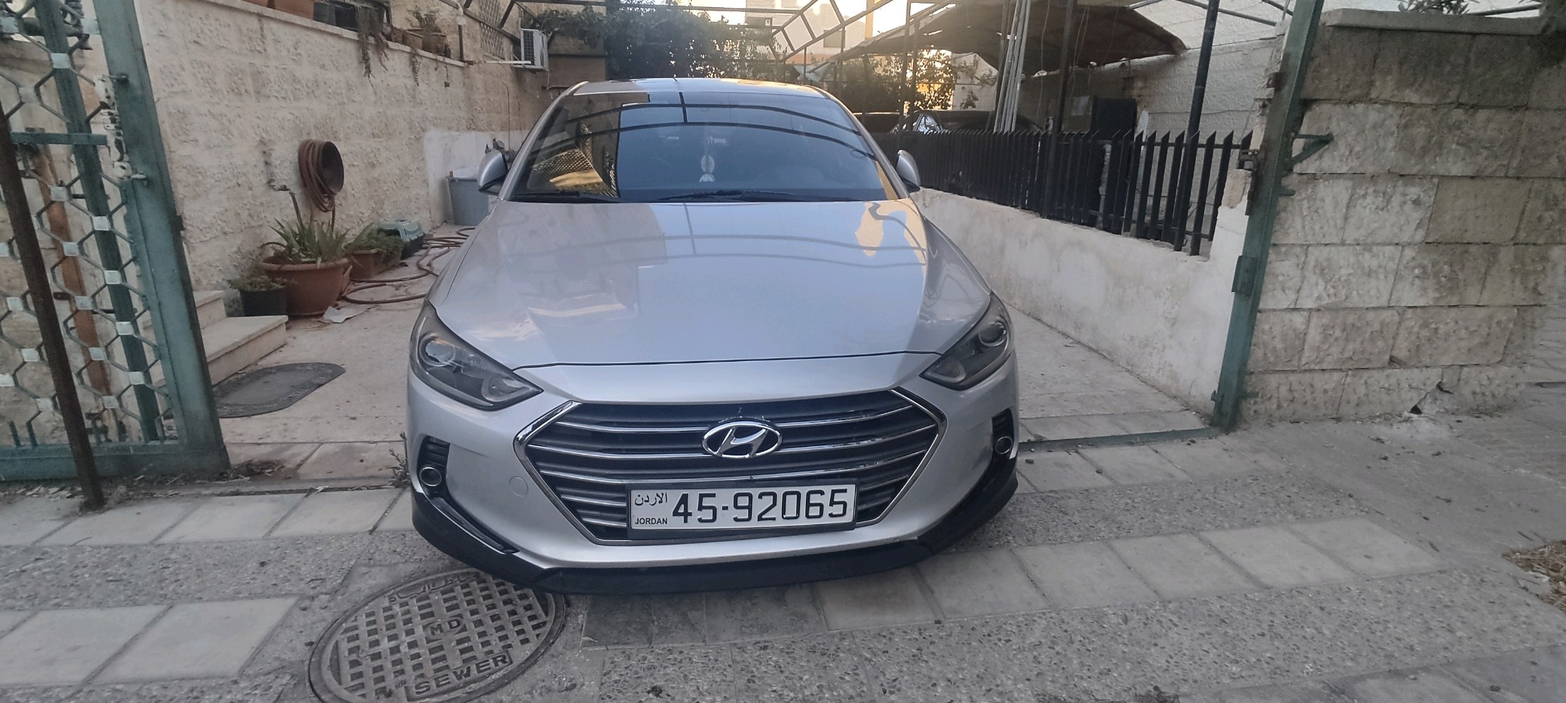 هونداي افانتي 2017 مع فتحه