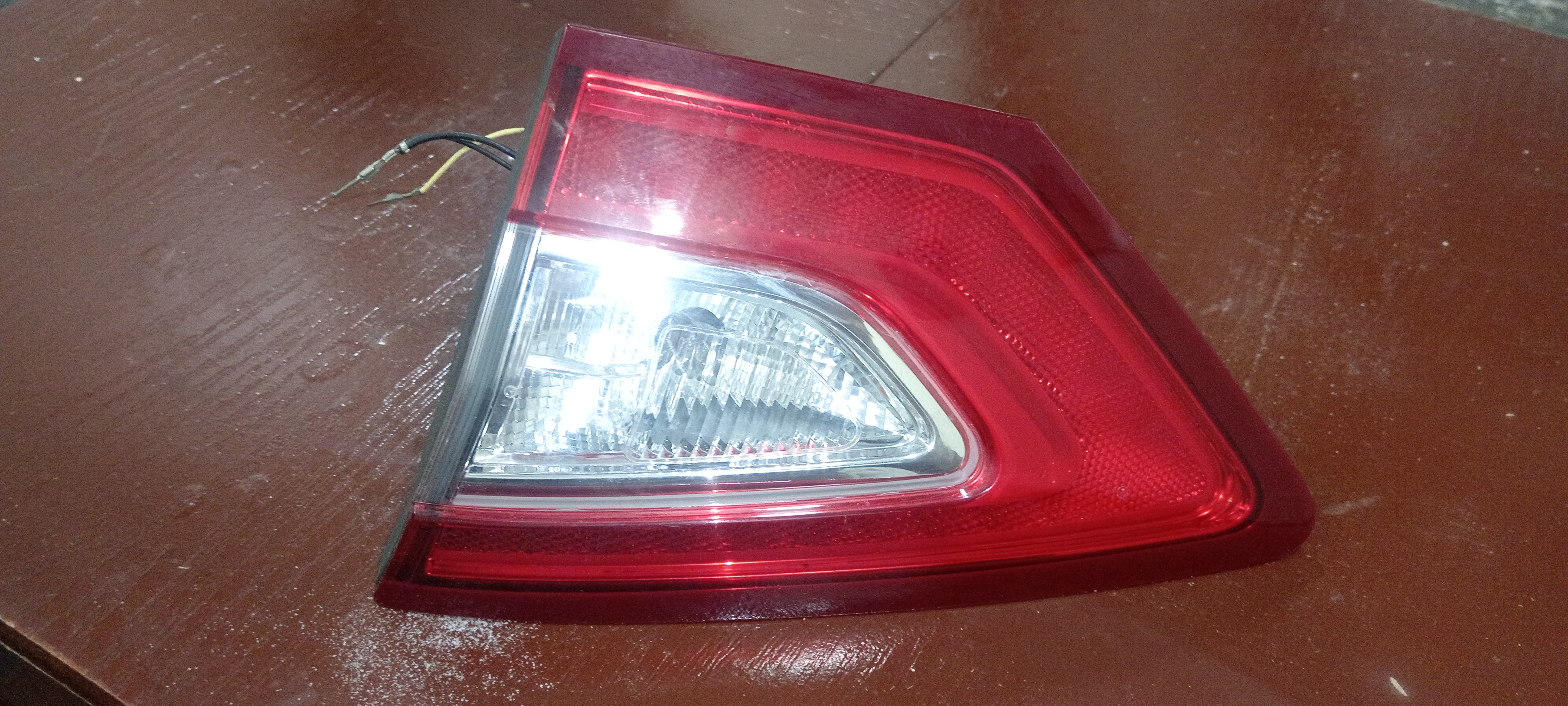 ضوء خلفي فيوجن 2016 تيتانيوم