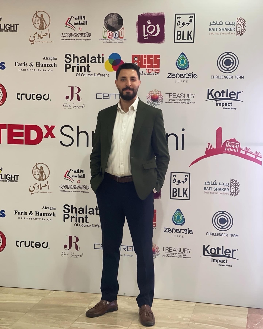 المدرب و المستشار التسويقي شاكر الفراج