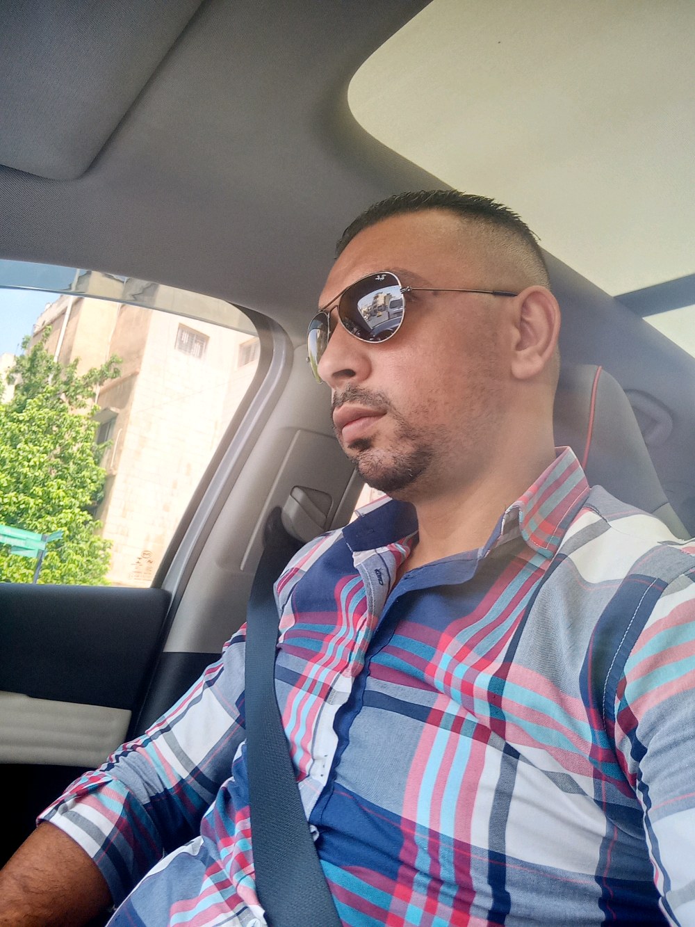 سيارة خاصة كهربا حديثة 2023